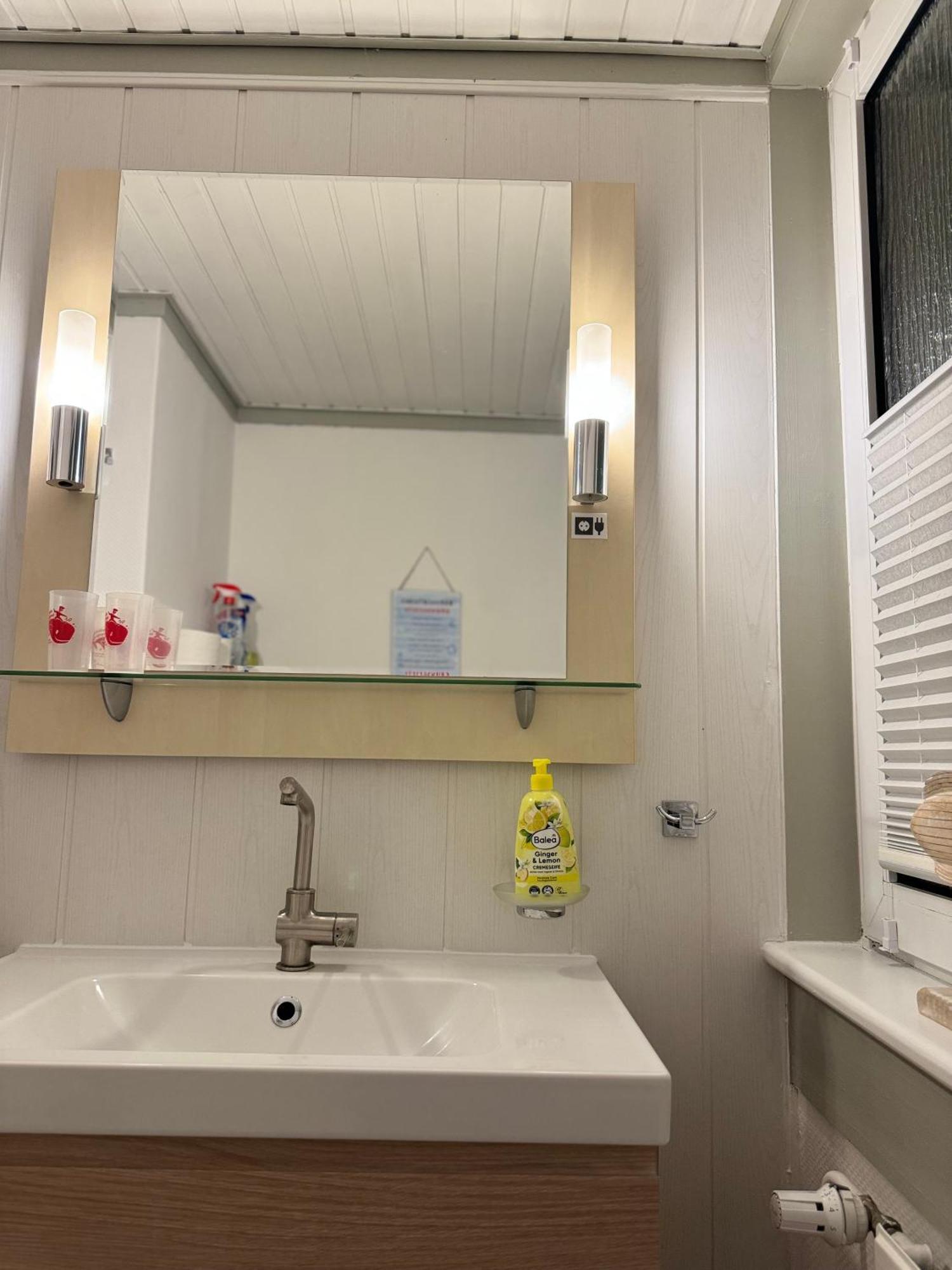 Kleine Ella Pellworm Apartment ภายนอก รูปภาพ
